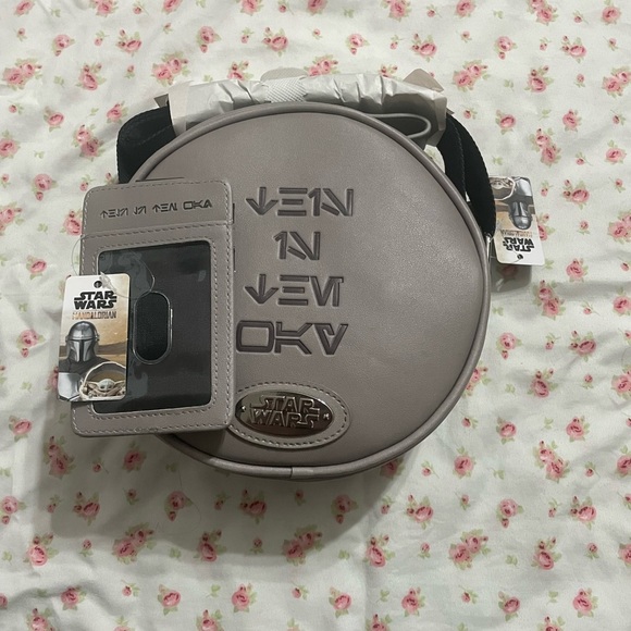 DISNEY STAR WARS GROGU CROSSBODY AND MATCHING CARDHOLDER SET - Picture 6 of 14